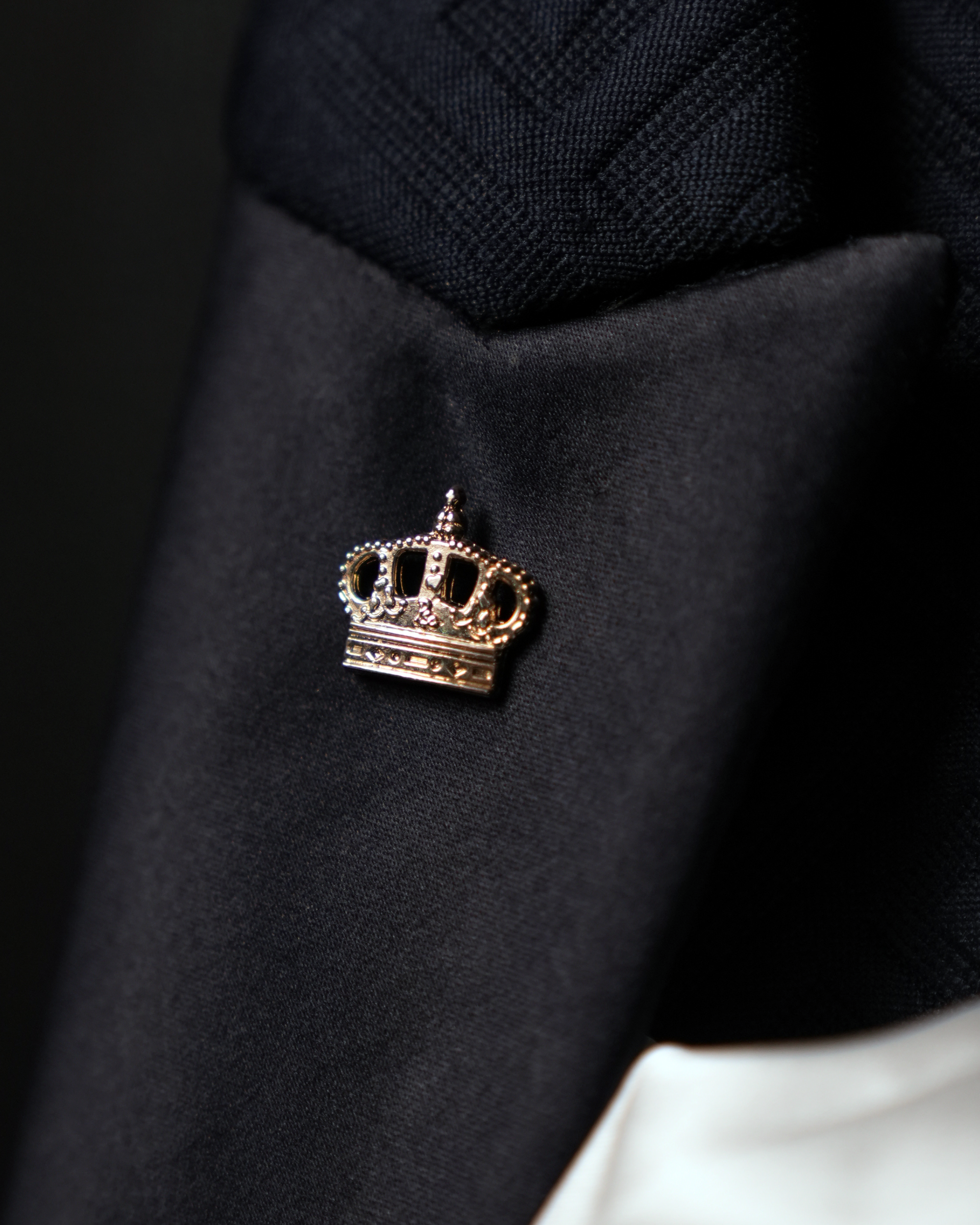 CROWN SOVEREIGN PIN