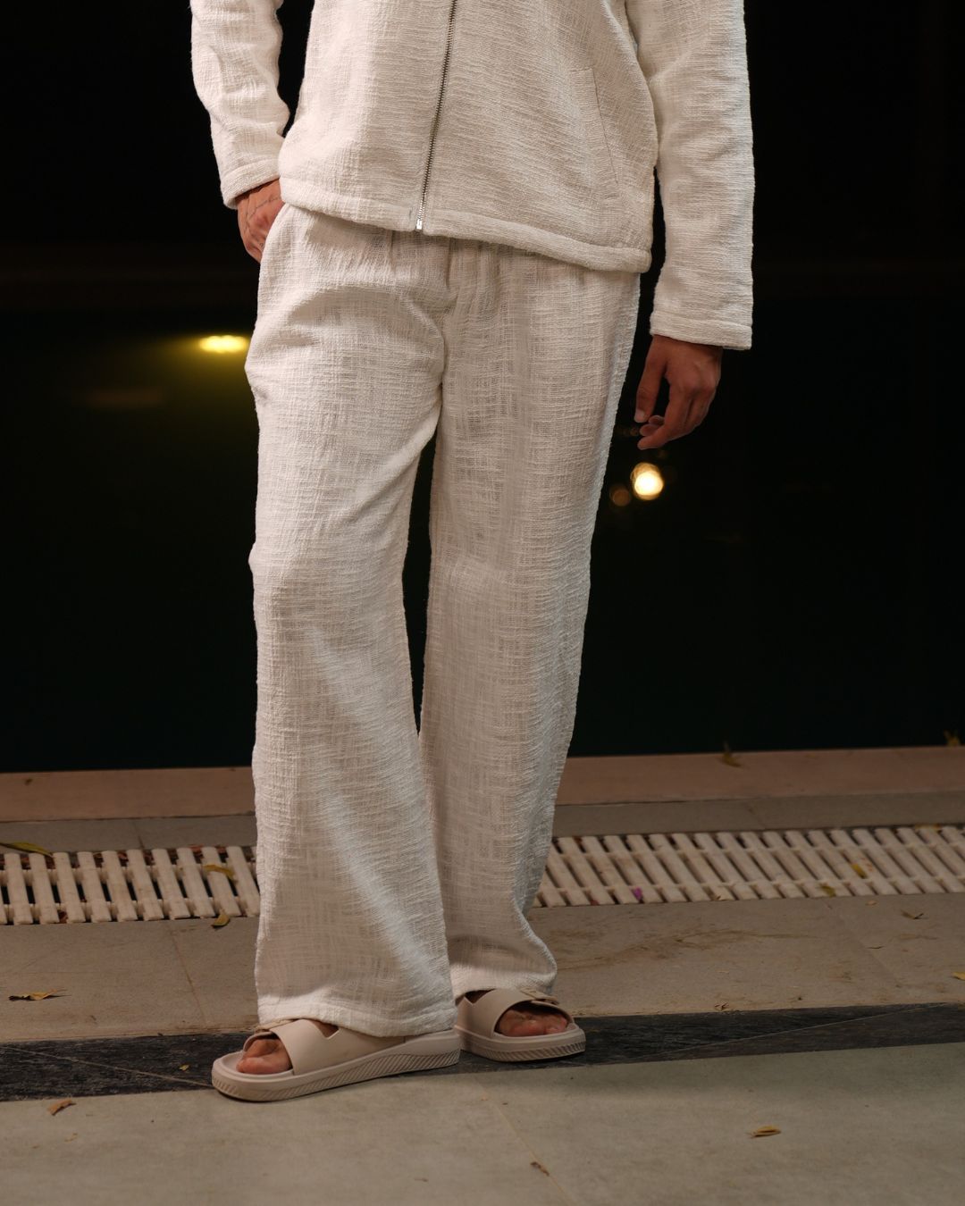 TEXTURED PANT