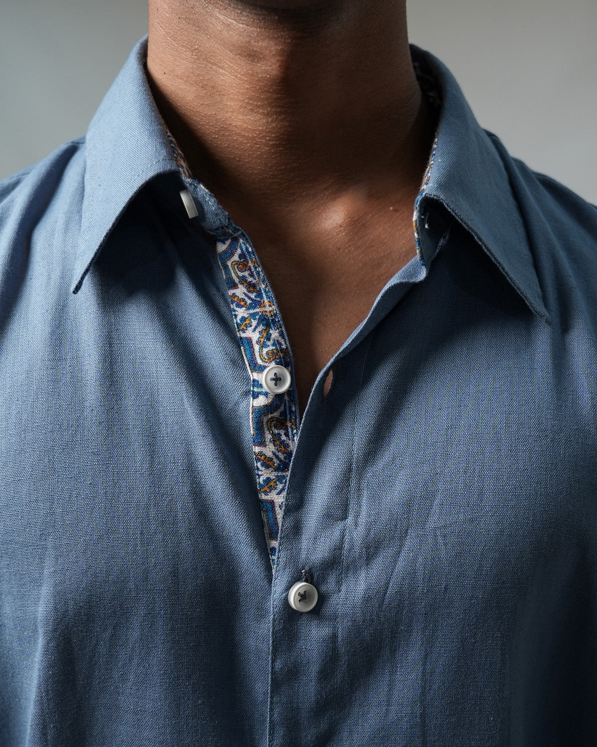 BLUE ESSENTIAL SHIRT