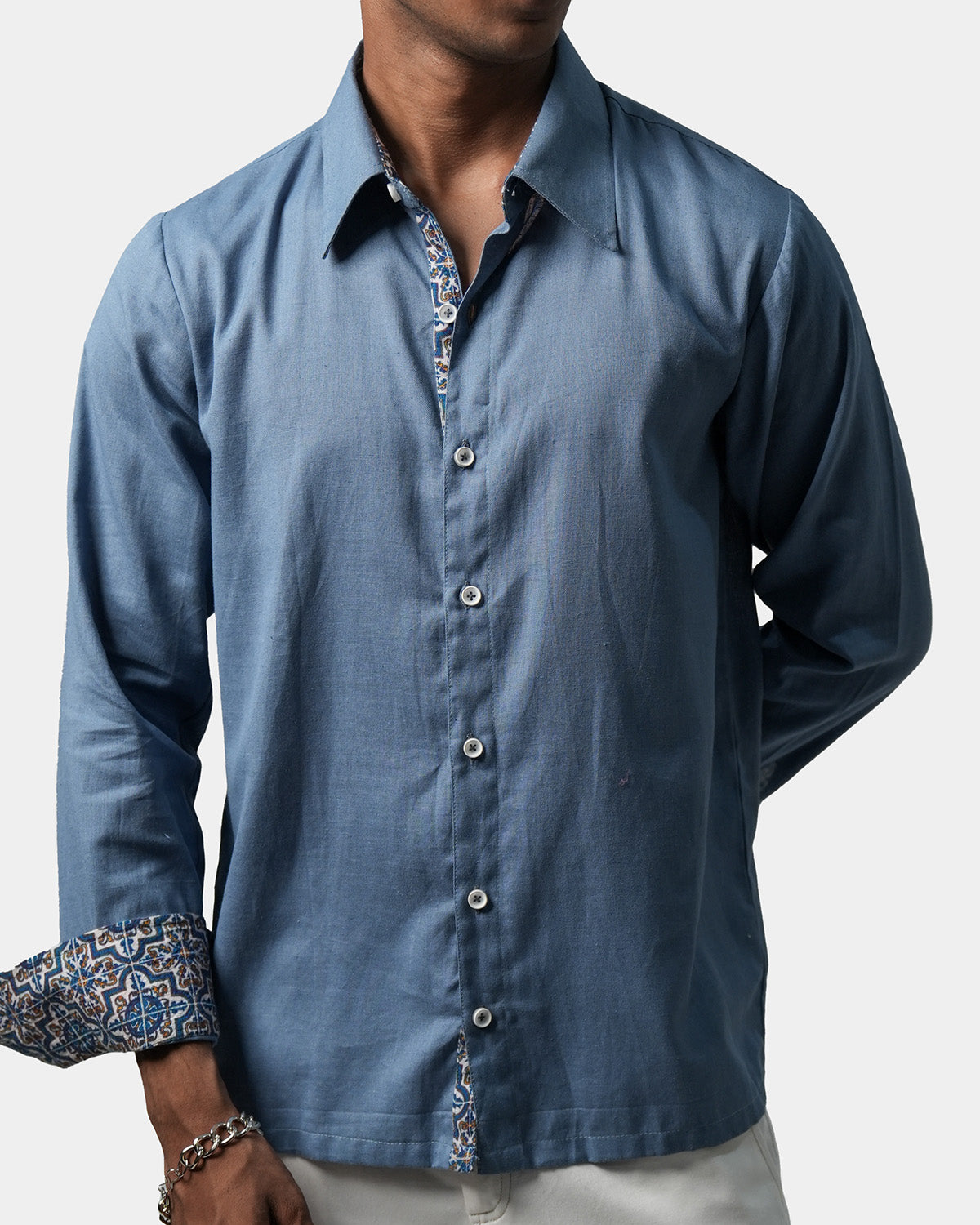 BLUE ESSENTIAL SHIRT