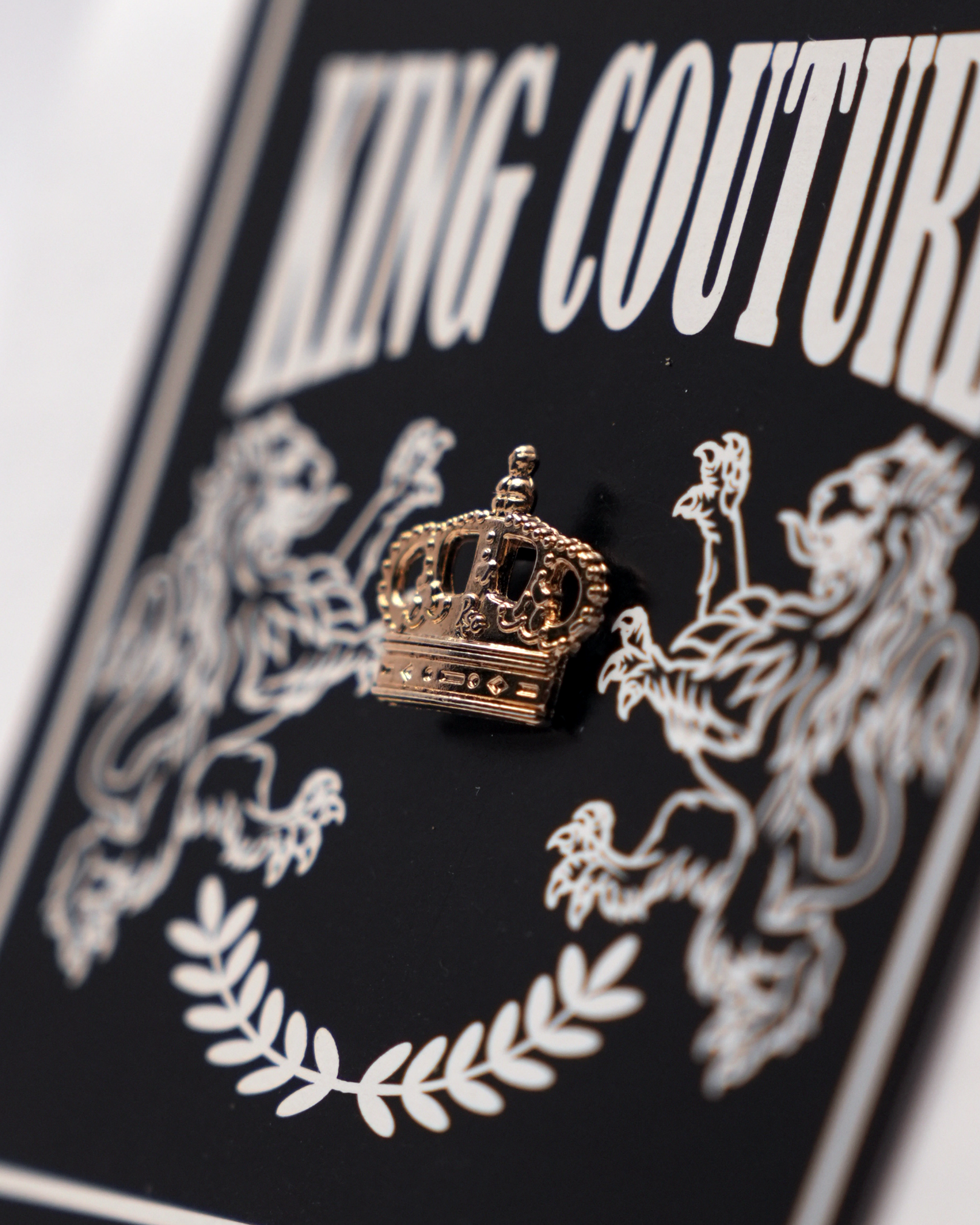 CROWN SOVEREIGN PIN