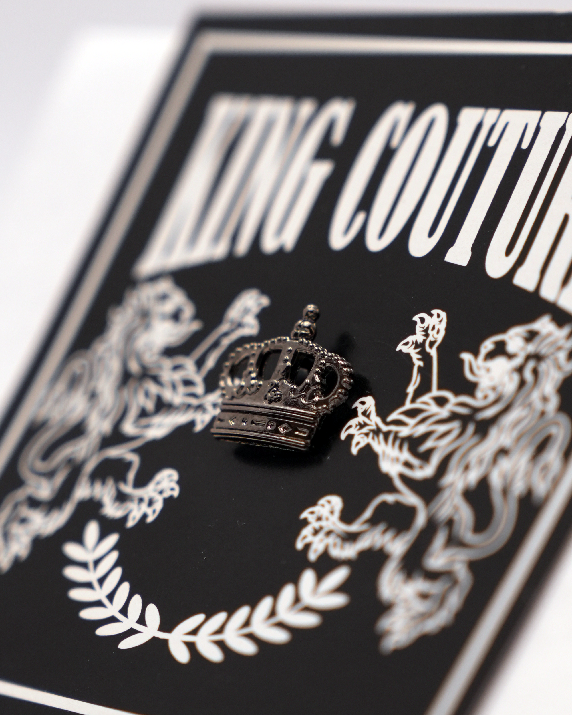 CROWN SOVEREIGN PIN
