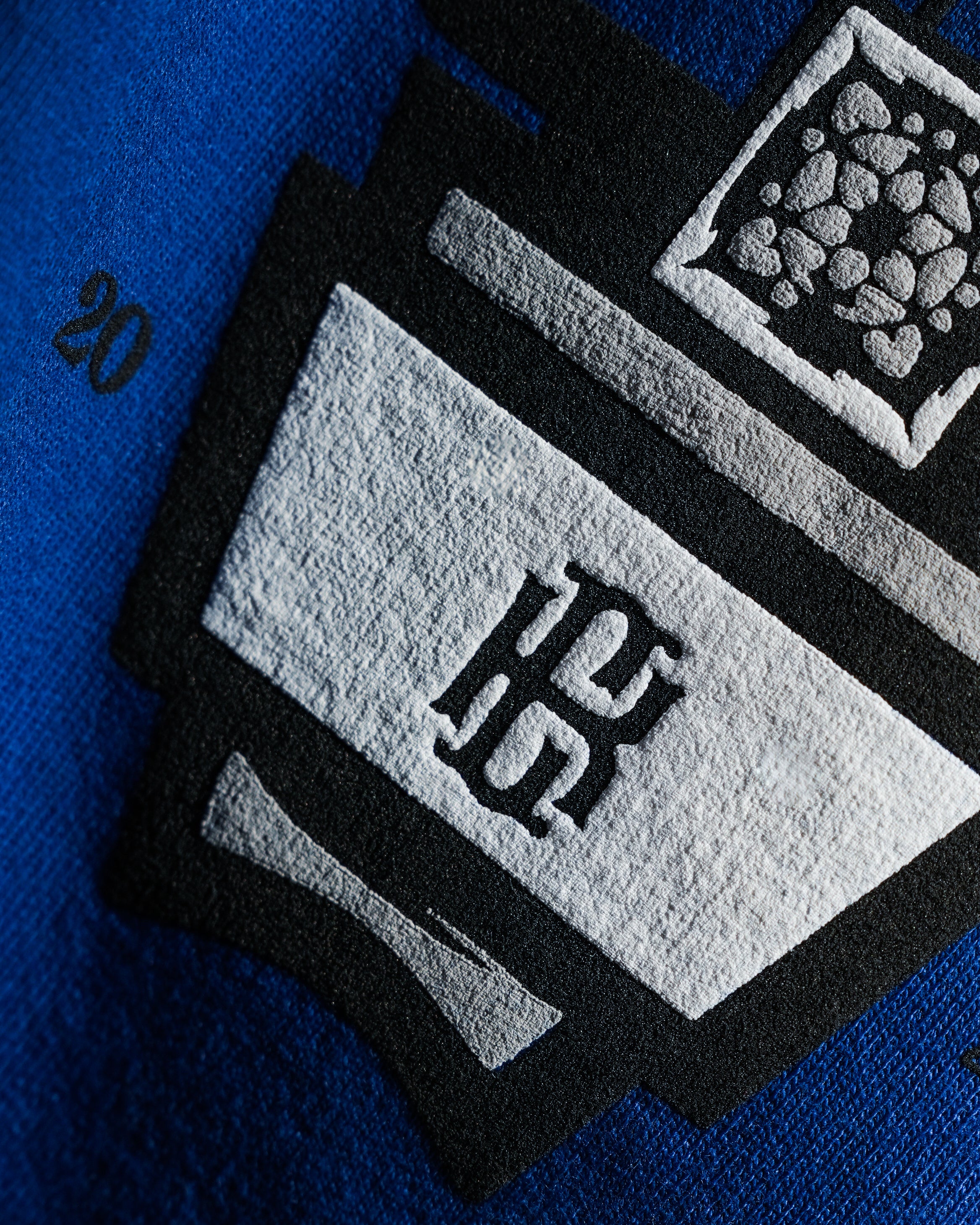 KC SHIELD TEE