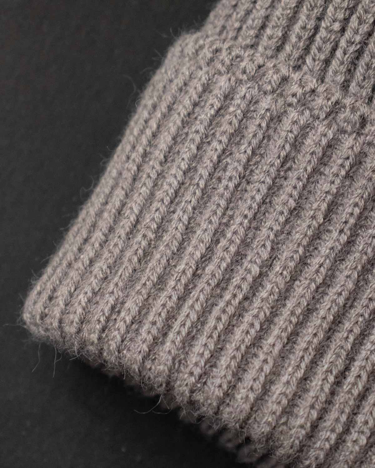 DARK GREY KNITTED BEANIE