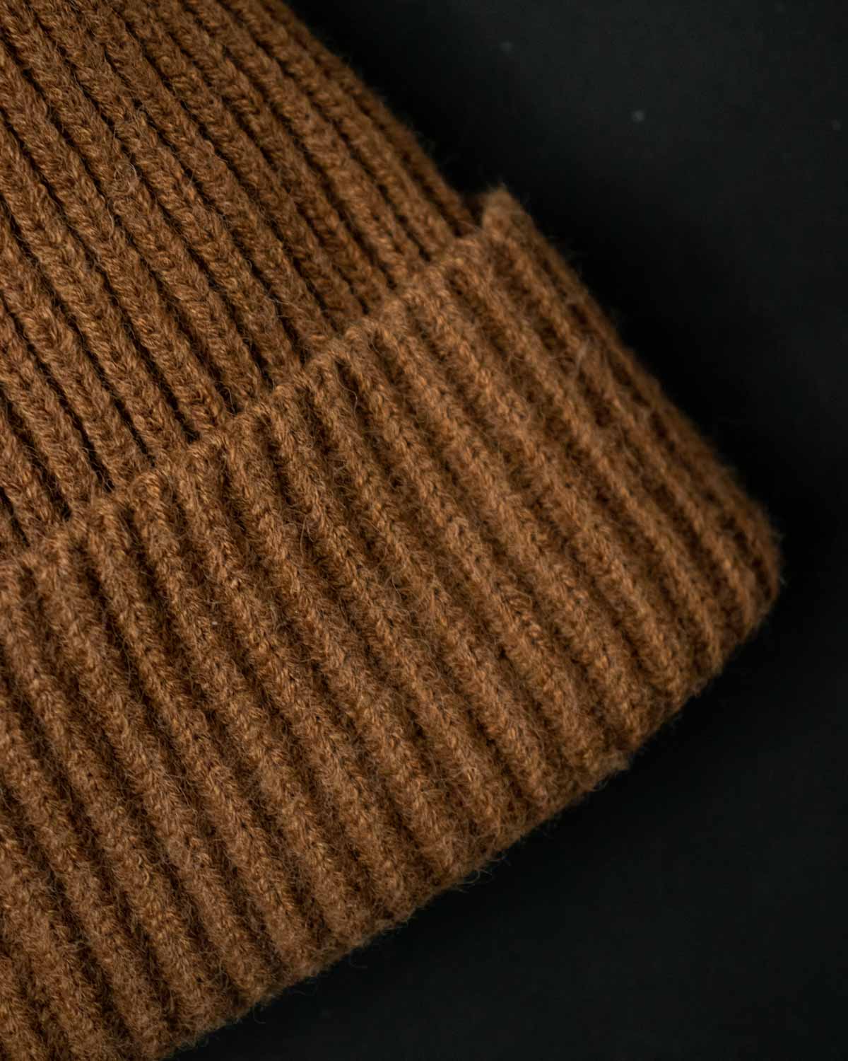 BROWN KNITTED BEANIE