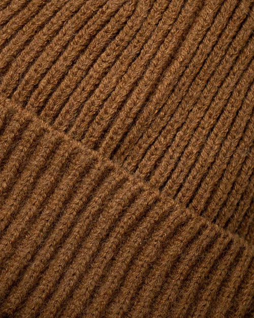 BROWN KNITTED BEANIE