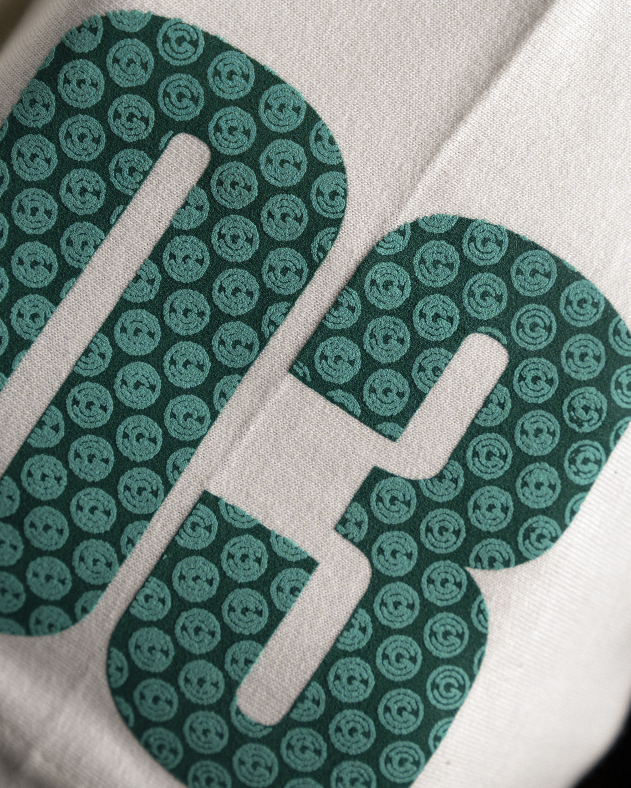 SIGNATURE ARCH TEE